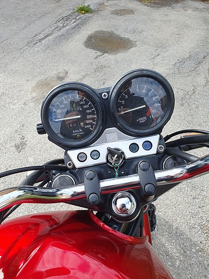 Honda CB750F2 (RC42) 5 of 5