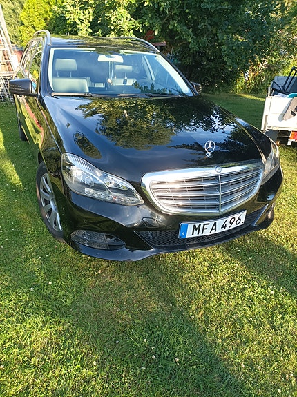 Mercedes-Benz E220 10 of 13