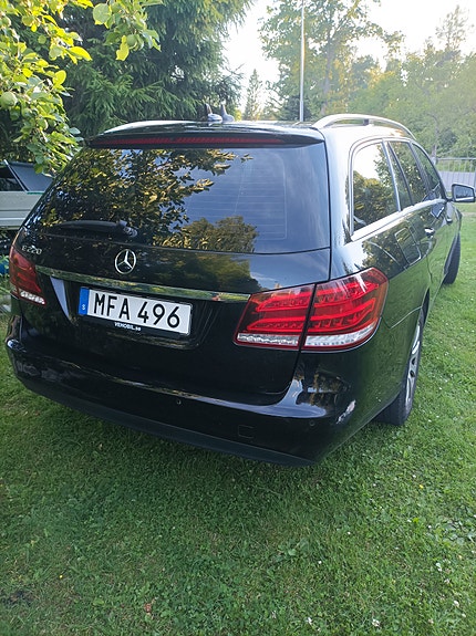 Mercedes-Benz E220 4 of 13