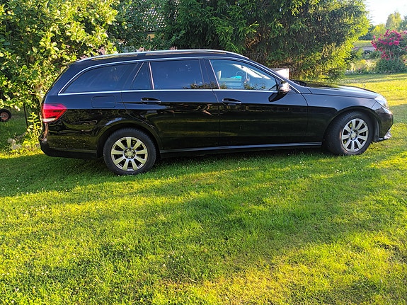 Mercedes-Benz E220 7 of 13