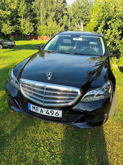 Mercedes-Benz E220 9 of 13