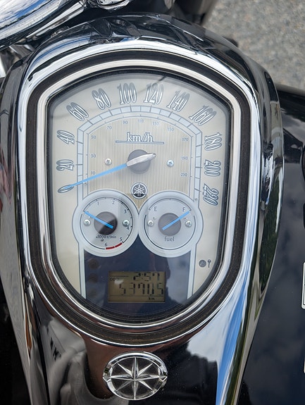 Yamaha XV1900A Midnight Star 7 of 8
