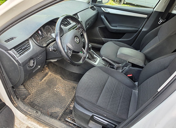 Skoda Octavia 3 of 5