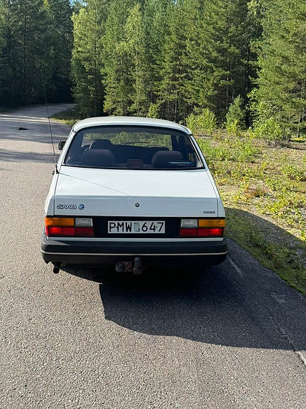 Saab 900 3 of 5