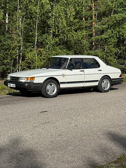 Saab 900 5 of 5