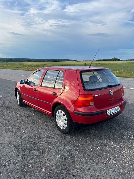 Volkswagen Golf IV 2 of 5