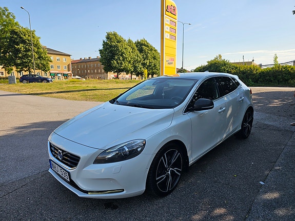 Volvo V40 3 of 7