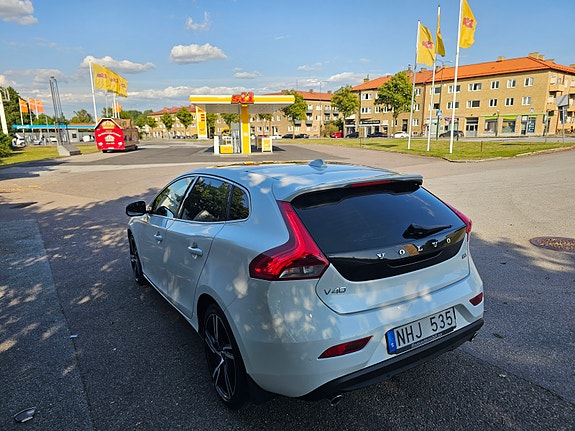 Volvo V40 4 of 7