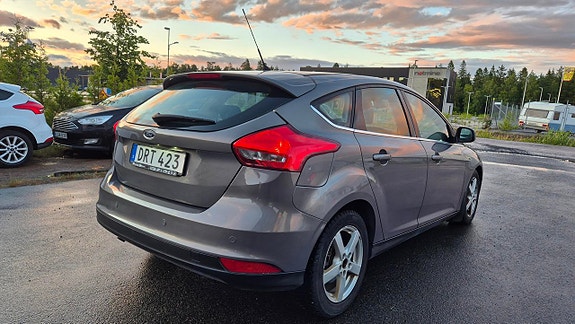 Ford Focus 4 of 5