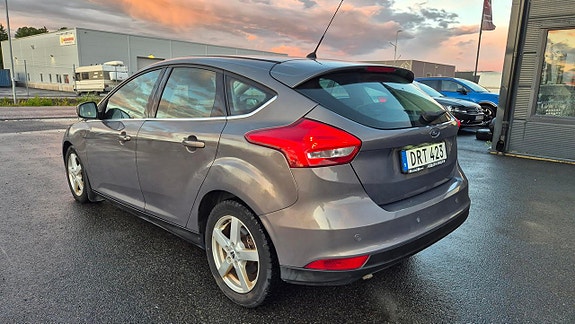 Ford Focus 3 of 5