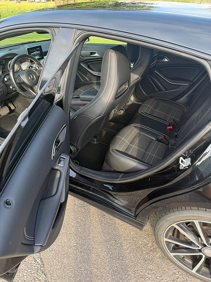 Mercedes-Benz CLA200 6 of 7
