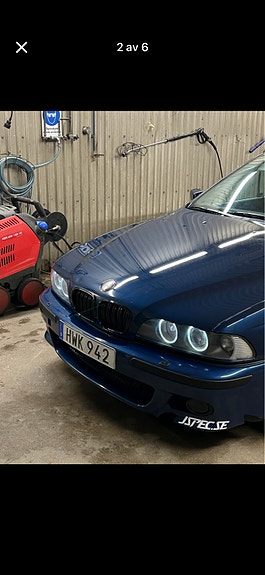 BMW 523i 2 of 5