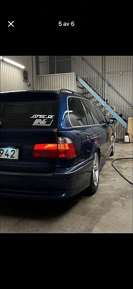 BMW 523i 4 of 5