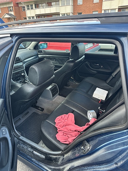 BMW 523i 5 of 5