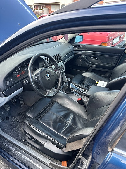 BMW 523i 6 of 6