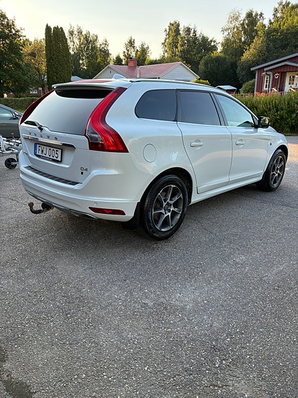 Volvo XC60 3 of 5