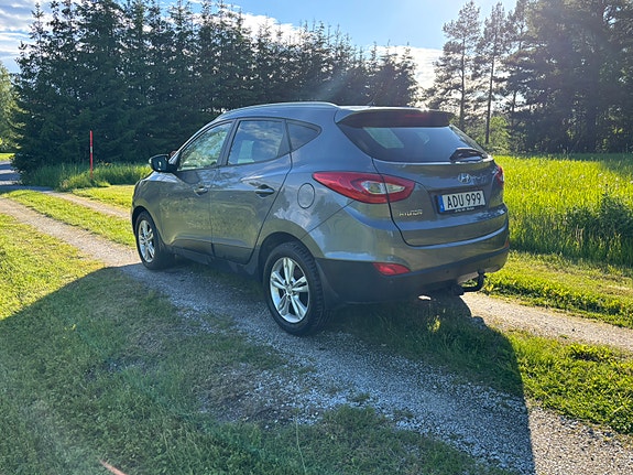 Hyundai ix35 2 of 5