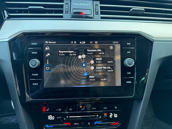 Volkswagen Passat Alltrack 9 of 15