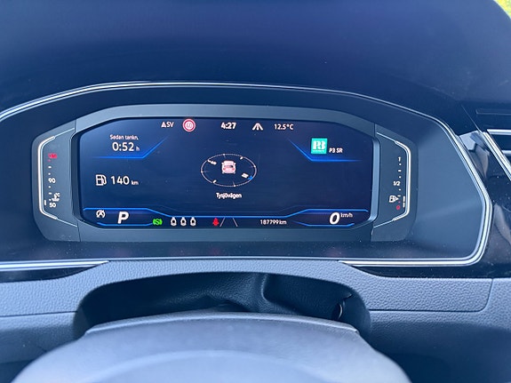 Volkswagen Passat Alltrack 11 of 15