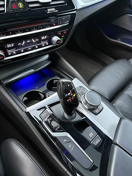 BMW 540i 26 of 28