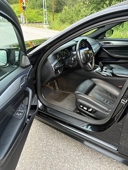 BMW 540i 12 of 28