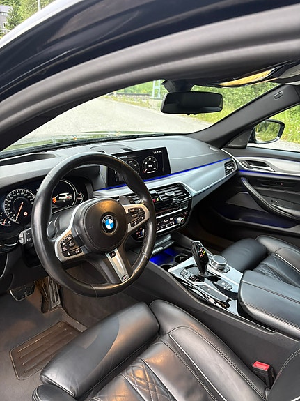 BMW 540i 13 of 28