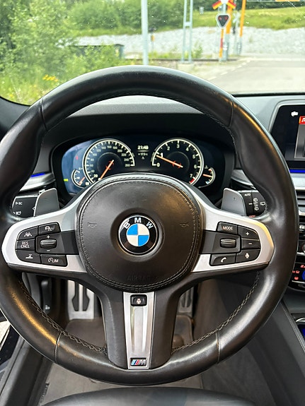 BMW 540i 23 of 28