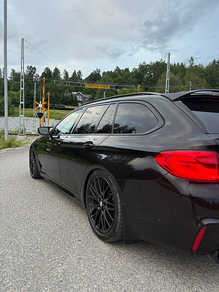 BMW 540i 9 of 28