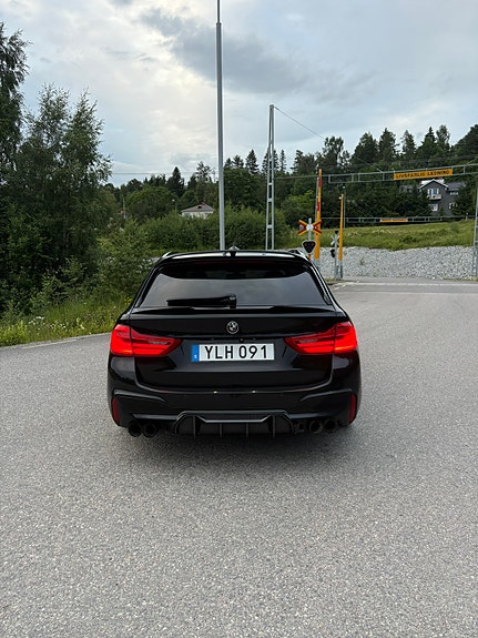 BMW 540i 6 of 28