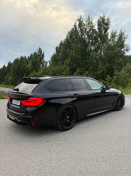 BMW 540i 4 of 5
