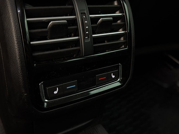 Volkswagen Passat 25 of 30