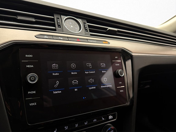 Volkswagen Passat 21 of 30