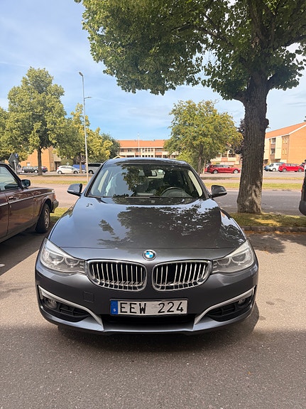 BMW 320d 3 of 5