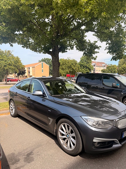 BMW 320d 4 of 5