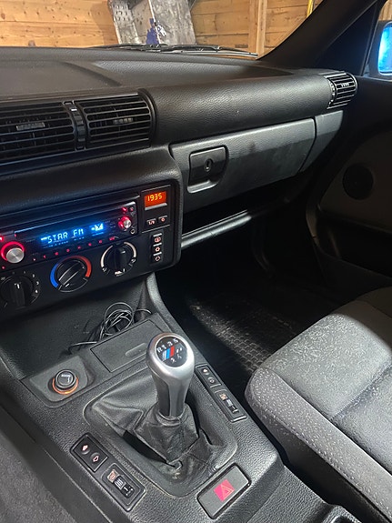 BMW 316i 4 of 5