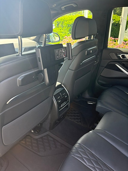BMW X7 8 of 9