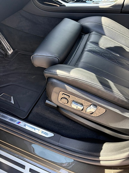 BMW X7 6 of 9