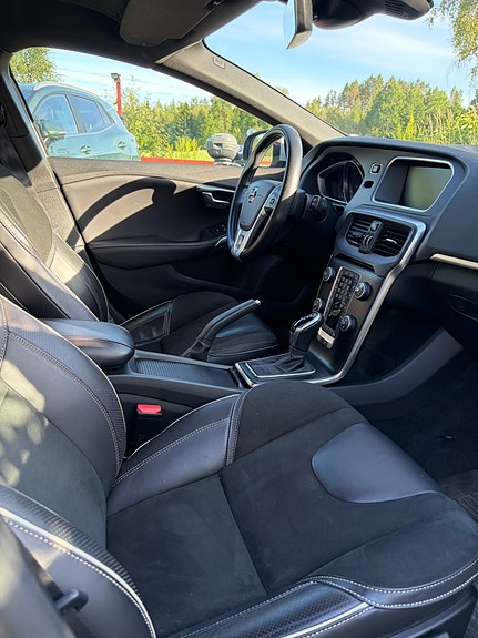 Volvo V40 5 of 5