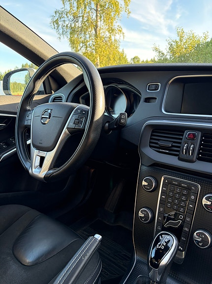 Volvo V40 4 of 5