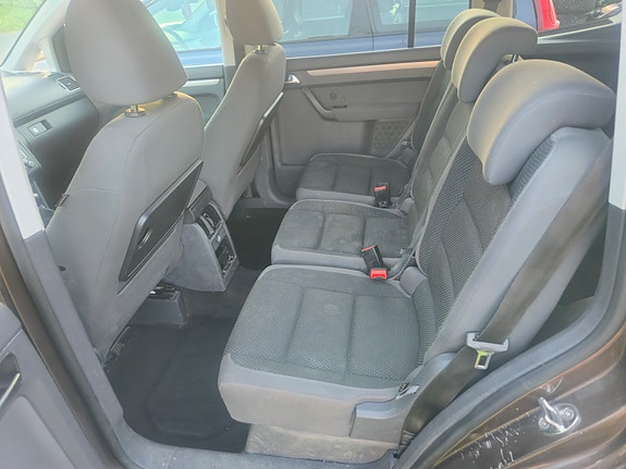 Volkswagen Touran 6 of 8