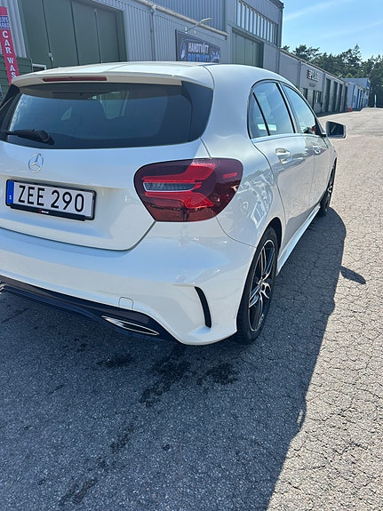 Mercedes-Benz A180 4 of 5