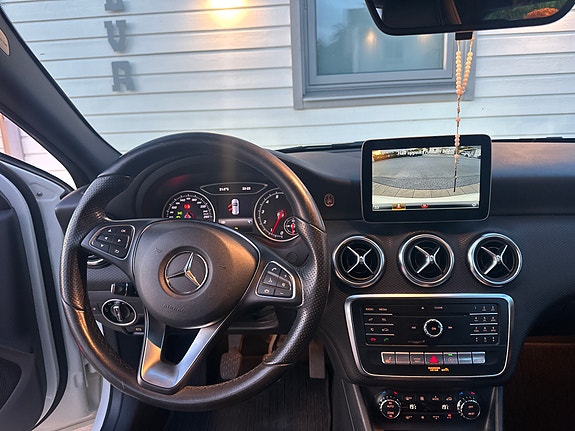 Mercedes-Benz A180 11 of 15