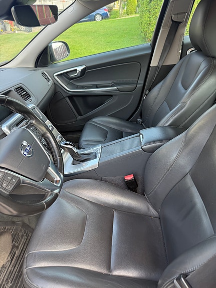 Volvo V60 Cross Country 5 of 5