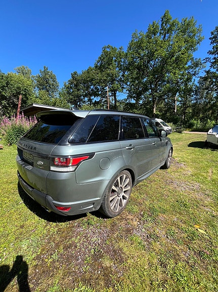 Land Rover Range Rover Sport 2 of 5