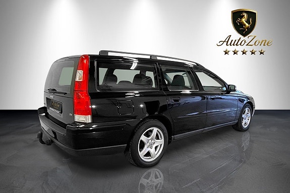 Volvo V70 9 of 18