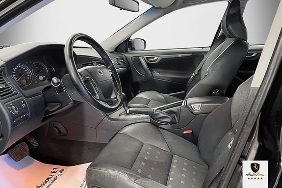 Volvo V70 12 of 18