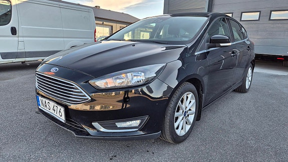 Ford Focus 2 of 5