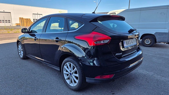Ford Focus 3 of 5