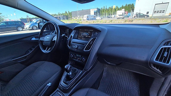 Ford Focus 8 of 10