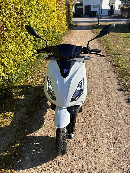 Piaggio 1+ 5 of 5